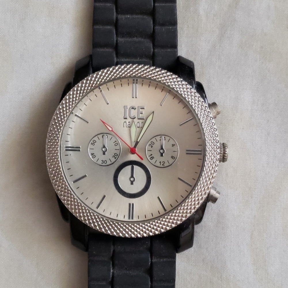watch - Picture 2 of 3